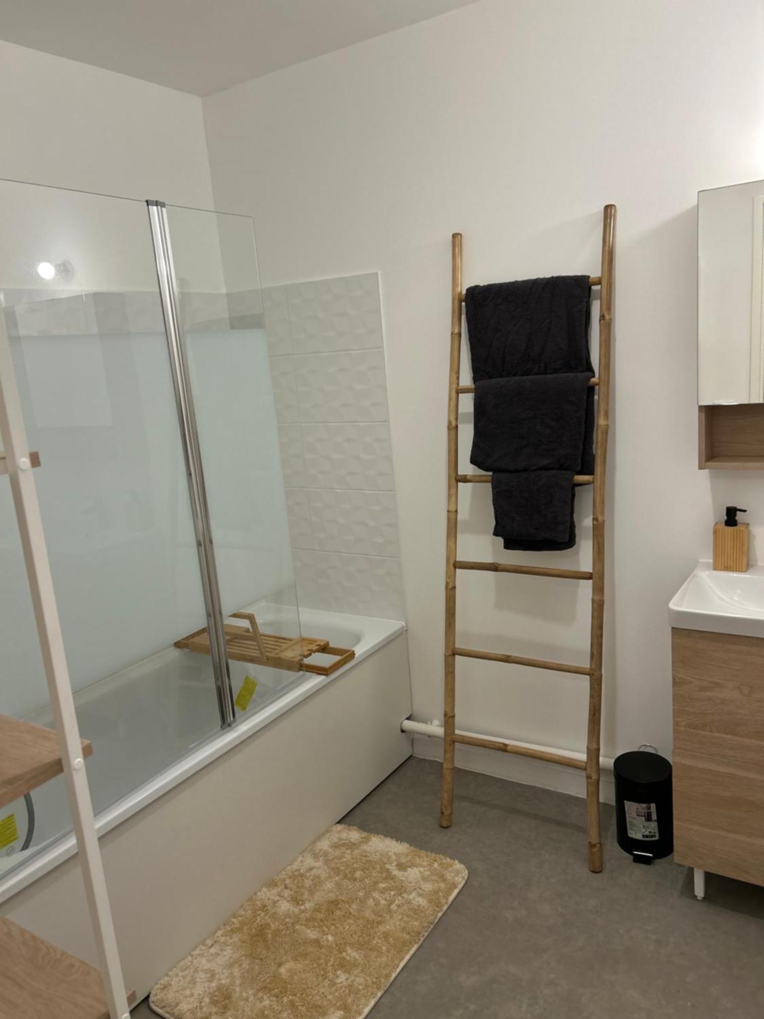 לה בלאן מניל Appt Spacieux Et Calme Prox Disney-Cdg-Stade De France מראה חיצוני תמונה